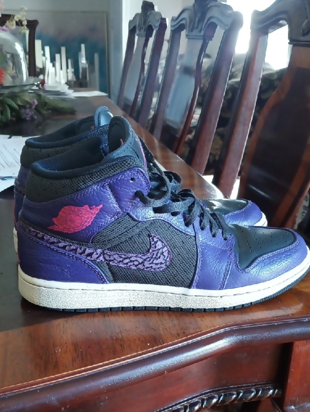 Jordan Men's/Women's, Purple/Grey Mid-Top Sneakers with Pink Jumpman & Wing Logo